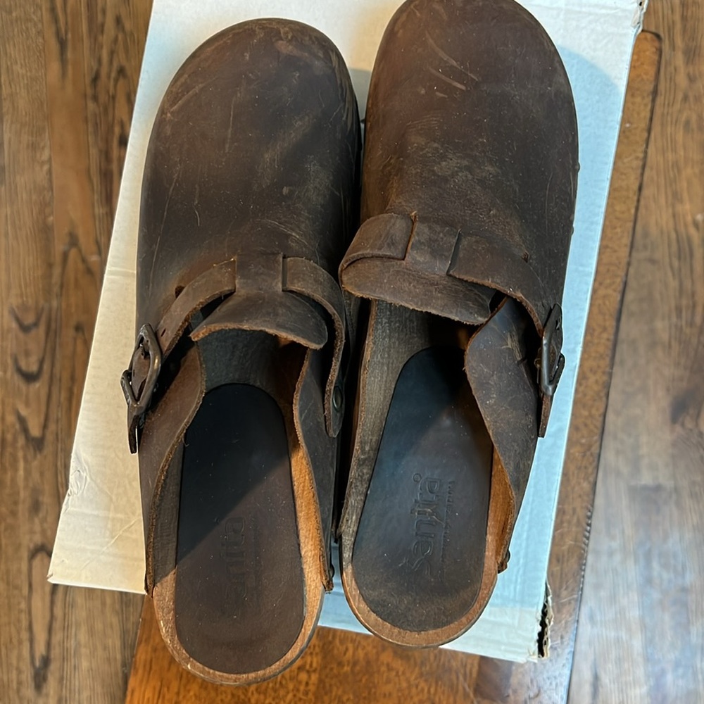 Sanita Brown Leather Studded Clogs Mules - Picture 2 of 8